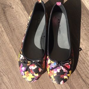 Floral print flats